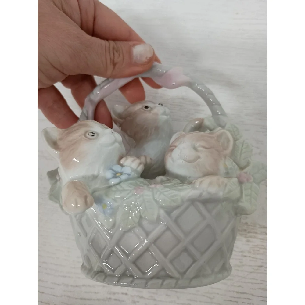 Vintage Enesco‎ Kittens In Basket Figurine Porcelain Pastel Cottagecore Decor